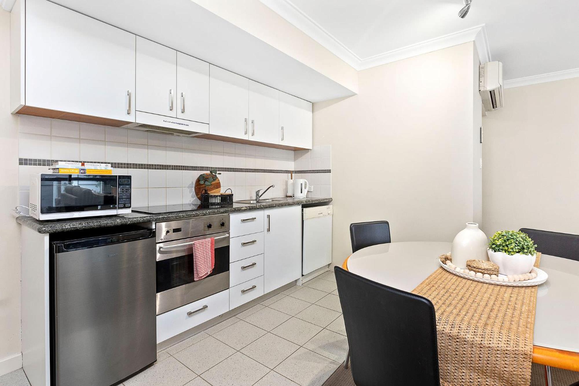 Impressive Apt W Pool Gym And Tennis Perth Bagian luar foto
